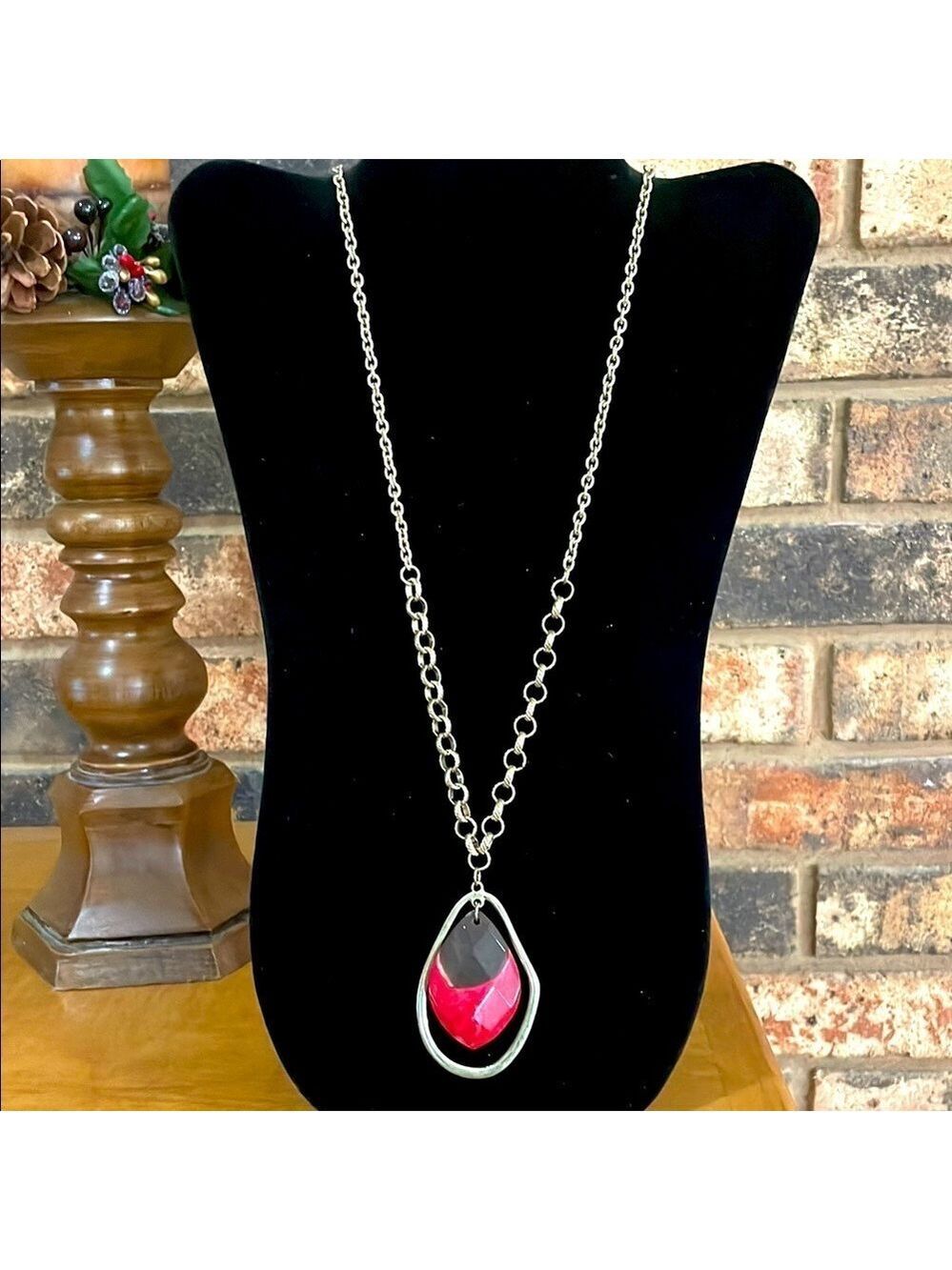 Vintage Gold Tone Red and Brown Faceted Pendant Necklace